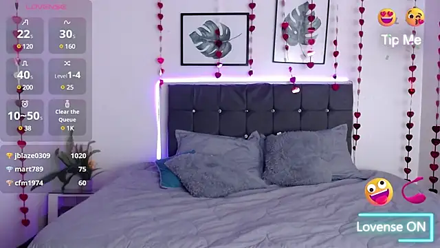 mia collens online show from March 15, 8:04 am