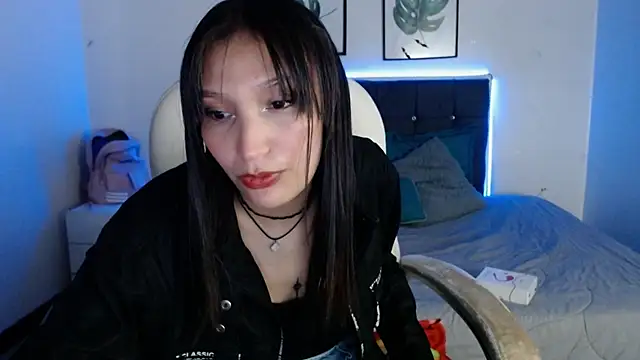 mia collens online show from November 24, 1:49 am