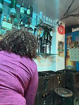 Snapshot of lauraltt chatting on November 4, 2:21 am lauraltt online show from November 4, 2:21 am