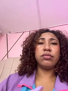 Snapshot of lauraltt chatting on November 19, 7:47 pm lauraltt online show from November 19, 7:47 pm