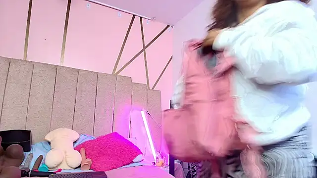 Snapshot of lauraltt chatting on November 25, 9:04 pm lauraltt online show from November 25, 9:04 pm