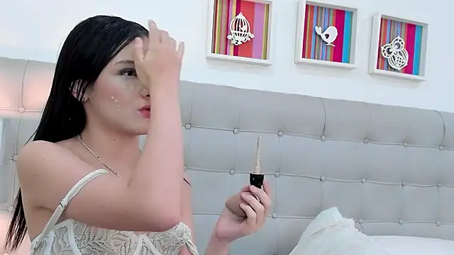 Snapshot of KendalPrince chatting on January 31, 8:43 am KendalPrince online show from January 31, 8:43 am