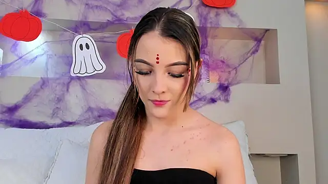 Snapshot of KendalPrince chatting on October 31, 5:08 am KendalPrince online show from October 31, 5:08 am