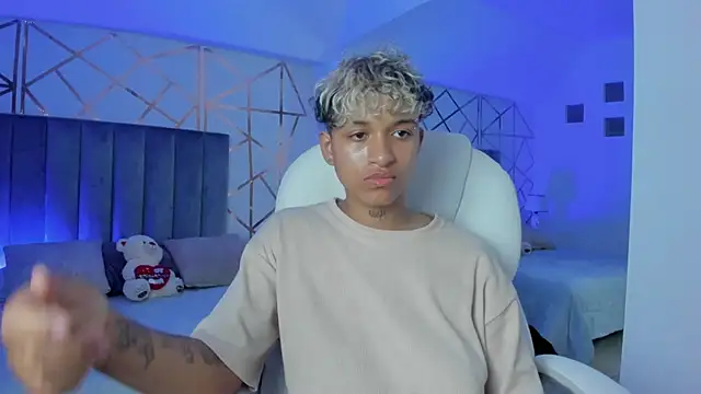 Dominick jones online show from January 9, 11:34 pm