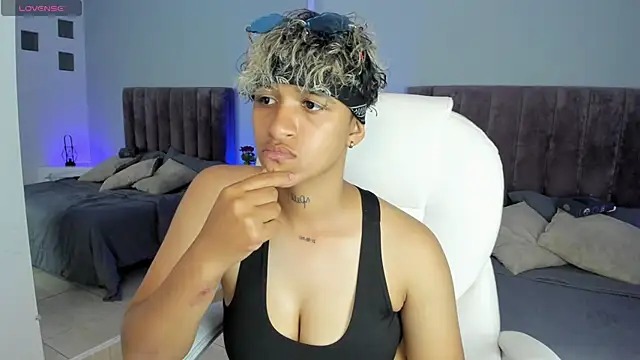 Dominick jones online show from January 19, 1:53 am