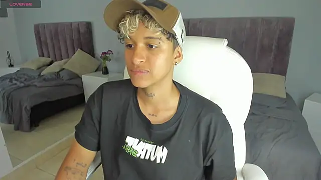 Dominick jones online show from January 23, 10:54 pm