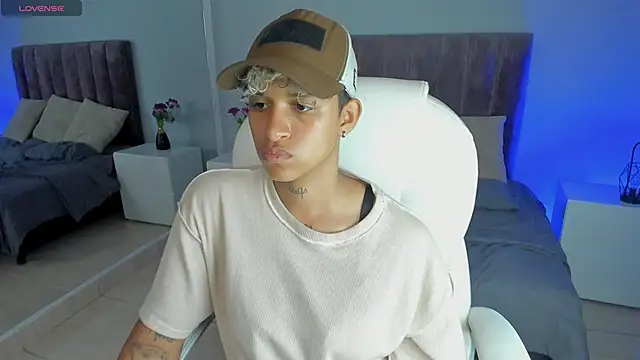 Dominick jones online show from January 24, 10:51 pm