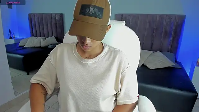 Dominick jones online show from January 25, 1:54 am