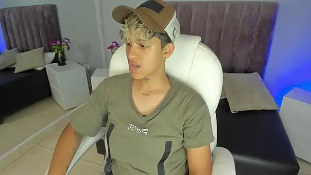 Dominick jones online show from January 28, 9:08 pm