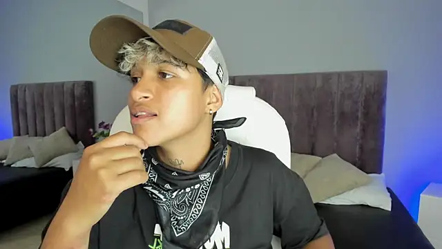 Dominick jones online show from January 30, 2:27 am