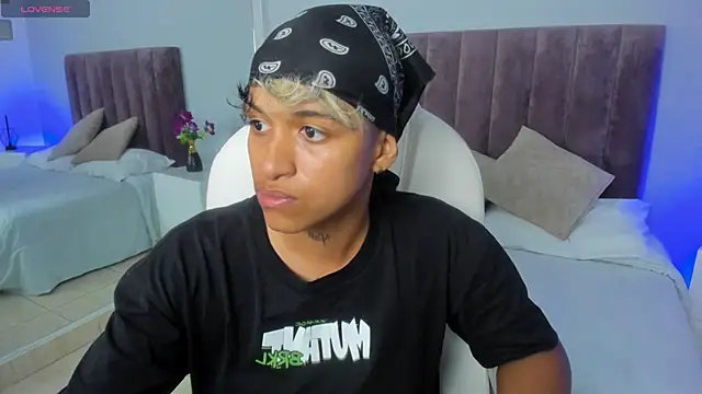 Dominick jones online show from February 11, 12:49 am