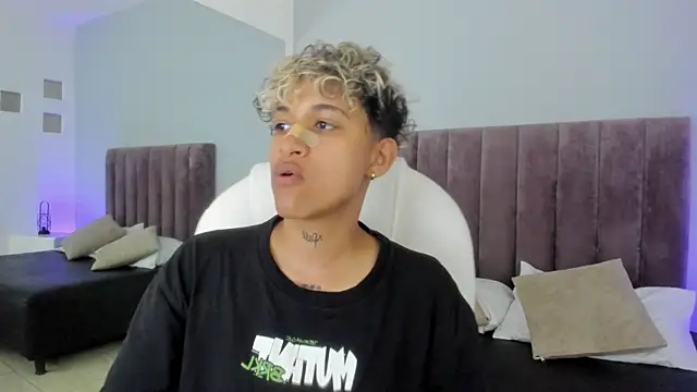 Dominick jones online show from February 11, 9:46 pm