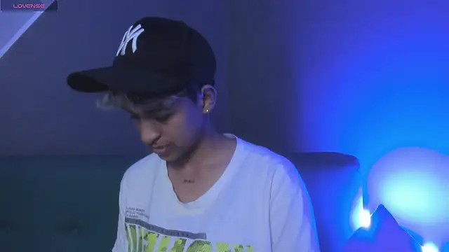 Dominick jones online show from March 3, 9:48 pm