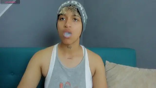 Dominick jones online show from March 8, 7:20 pm