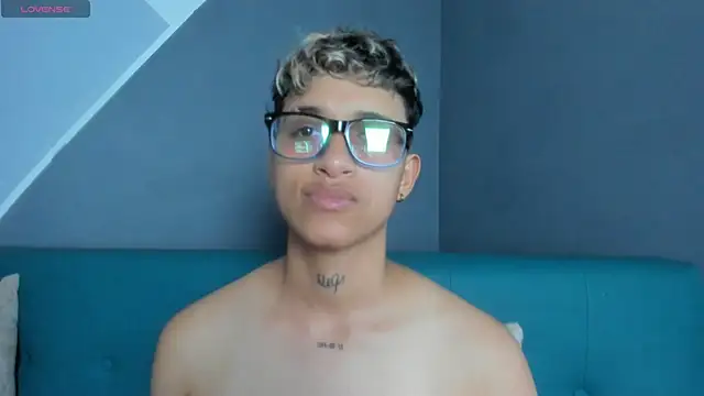 Dominick jones online show from March 13, 11:49 pm