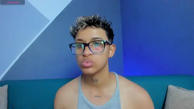 Dominick jones online show from March 17, 6:11 pm