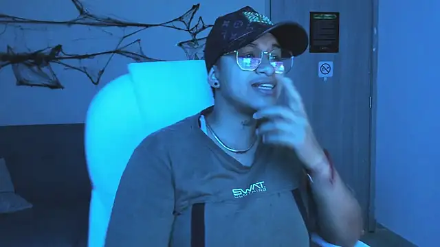 Dominick jones online show from October 7, 6:32 am