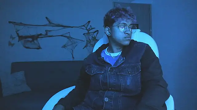 Dominick jones online show from October 9, 5:27 am