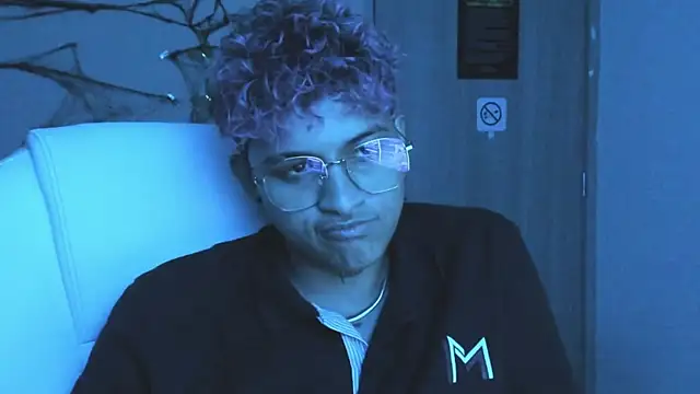 Dominick jones online show from October 10, 5:39 am