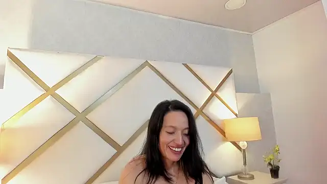 Snapshot of AmyRox_ chatting on February 2, 5:59 pm AmyRox  online show from February 2, 5:59 pm