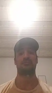 italianbighorse22 online show from October 27, 12:26 am