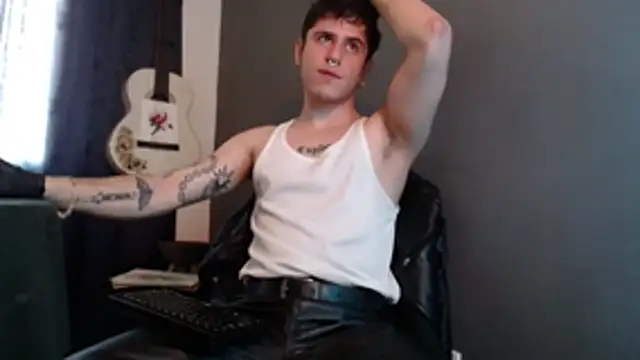 Snapshot of Antonello_Vannucci chatting on January 18, 5:17 pm Antonello Vannucci online show from January 18, 5:17 pm