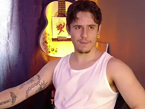 Snapshot of Antonello_Vannucci chatting on March 11, 5:08 pm Antonello Vannucci online show from March 11, 5:08 pm