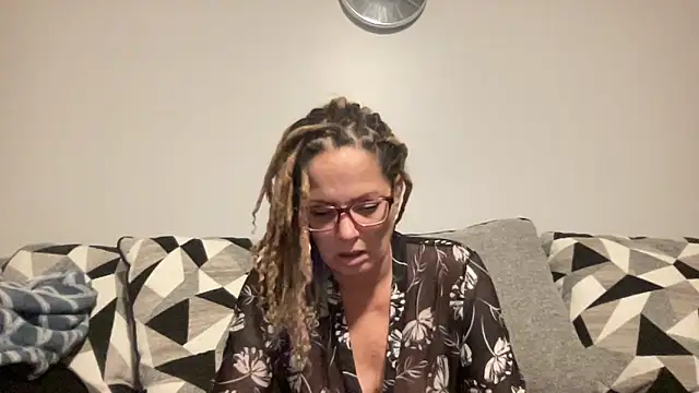 Snapshot of skarfos1babe69 chatting on December 30, 4:42 am skarfos1babe69 online show from December 30, 4:42 am