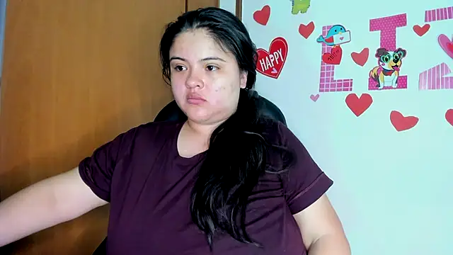 Snapshot of lizzie_c chatting on February 17, 11:20 pm lizzie c online show from February 17, 11:20 pm