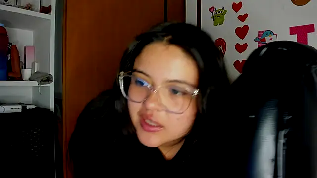 Snapshot of lizzie_c chatting on March 9, 8:51 am lizzie c online show from March 9, 8:51 am