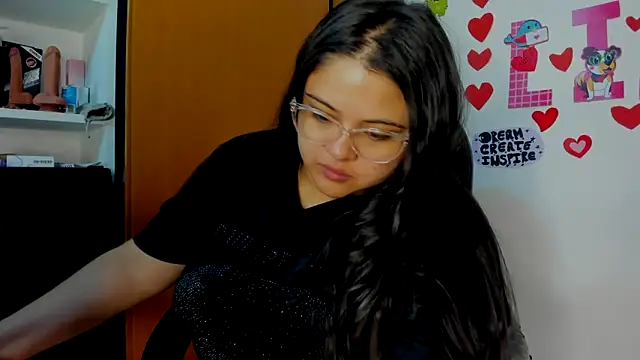Snapshot of lizzie_c chatting on March 9, 11:35 pm lizzie c online show from March 9, 11:35 pm