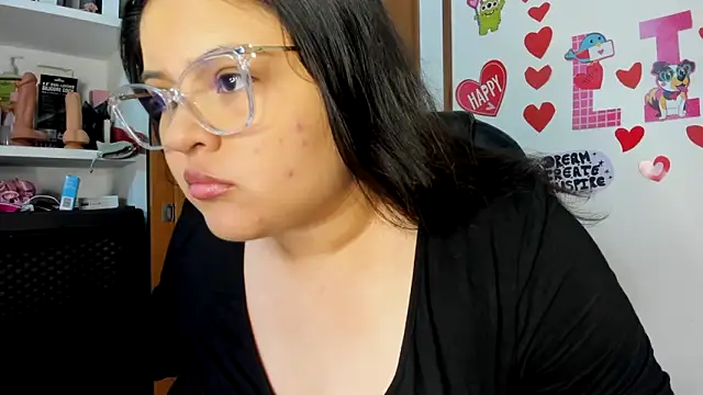 Snapshot of lizzie_c chatting on March 16, 1:38 am lizzie c online show from March 16, 1:38 am