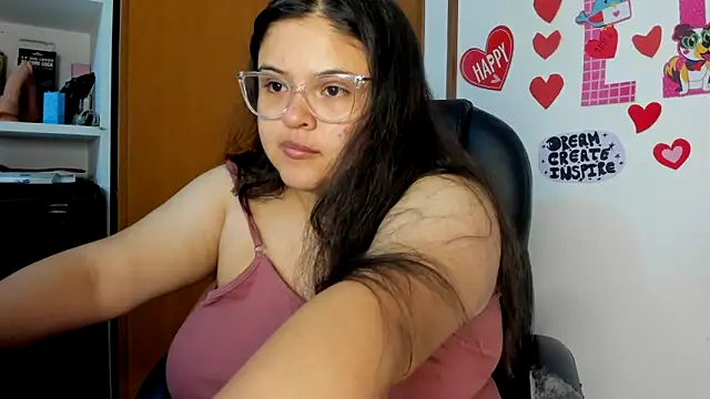 Snapshot of lizzie_c chatting on March 20, 1:24 am lizzie c online show from March 20, 1:24 am