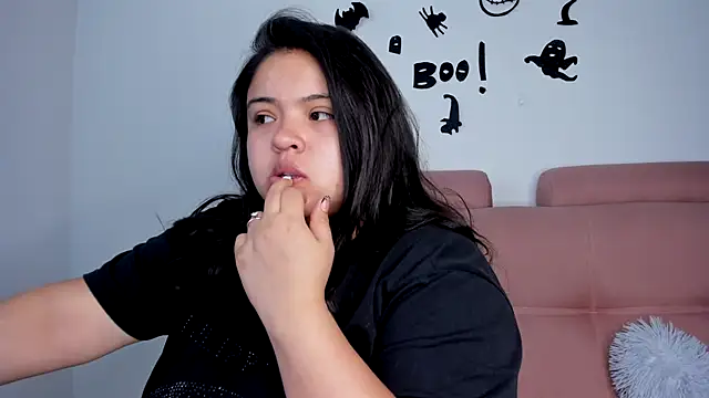 lizzie c online show from November 2, 9:06 pm