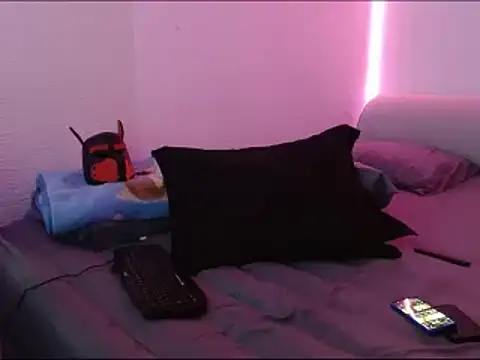 Snapshot of miia-liiam chatting on January 6, 3:31 am miia-liiam online show from January 6, 3:31 am