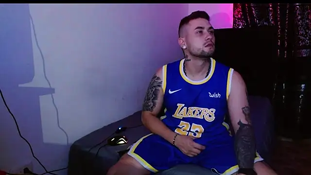 miia-liiam online show from December 4, 6:44 am