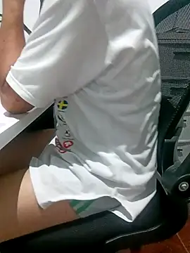 Snapshot of bisexual0007 chatting on March 10, 3:01 am bisexual0007 online show from March 10, 3:01 am