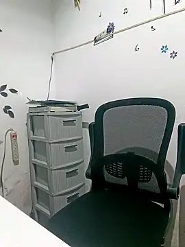 Snapshot of bisexual0007 chatting on March 11, 1:05 am bisexual0007 online show from March 11, 1:05 am