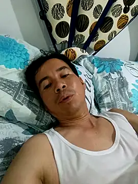 Snapshot of bisexual0007 chatting on December 15, 3:00 am bisexual0007 online show from December 15, 3:00 am