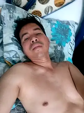 Snapshot of bisexual0007 chatting on December 17, 12:11 pm bisexual0007 online show from December 17, 12:11 pm