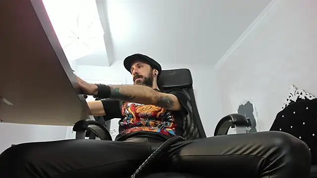 AxelColton online show from January 3, 6:44 am