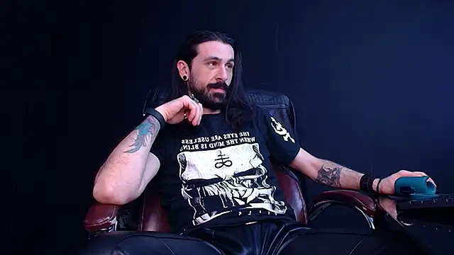 AxelColton online show from November 6, 11:33 am