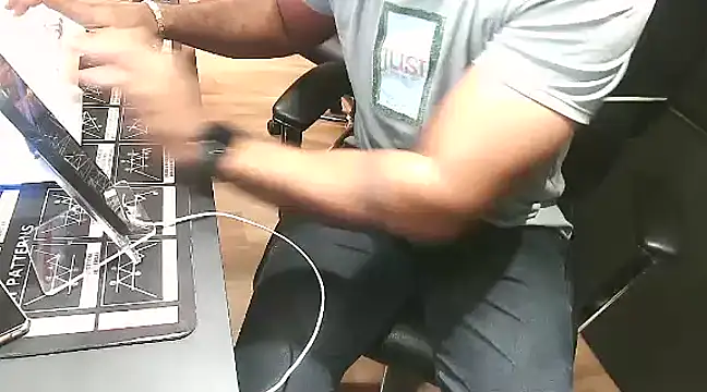 Snapshot of Nil_Talreja chatting on January 20, 9:35 am Nil Talreja online show from January 20, 9:35 am