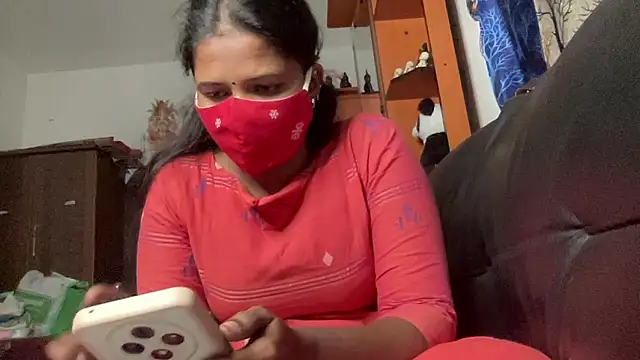 Snapshot of Tamil_Sanjana_ chatting on January 9, 7:59 pm Tamil Sanjana online show from January 9, 7:59 pm