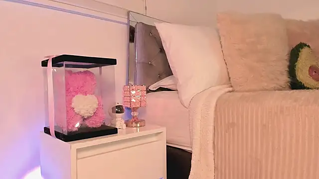 Alissonroses online show from December 3, 9:57 pm