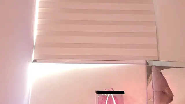 Alissonroses online show from March 25, 8:15 pm