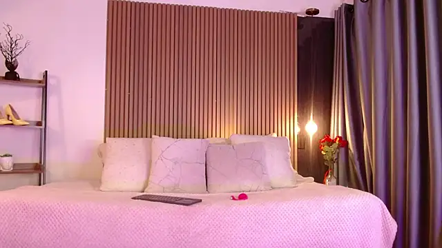 Sienna Blake  online show from November 15, 8:16 pm