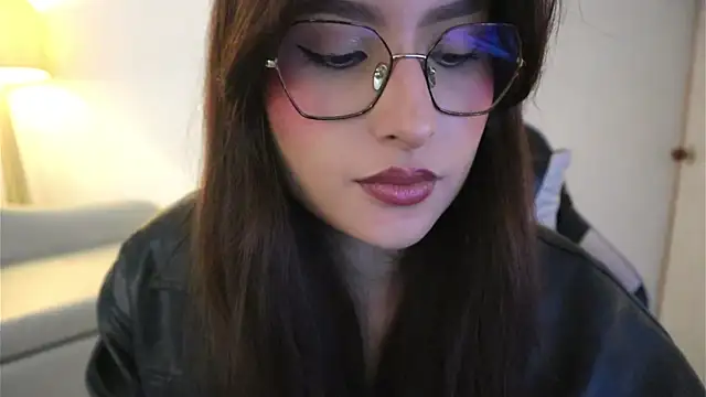 Daisha Riley online show from April 22, 1:12 pm