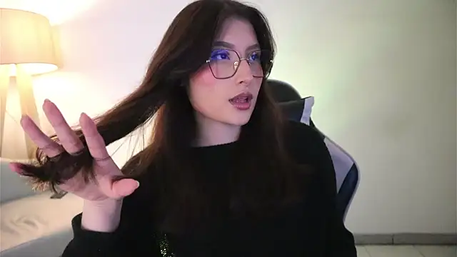 Daisha Riley online show from April 23, 1:02 pm