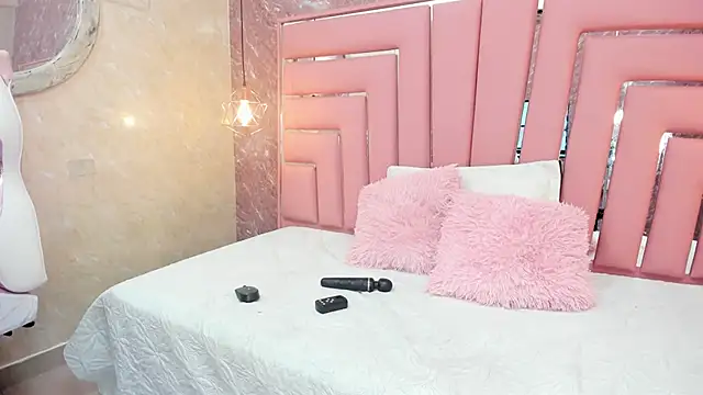 SEXY HOTTIE   online show from January 26, 6:48 pm